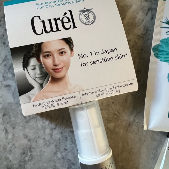 Skincare Bundle - Picture 4 of 5